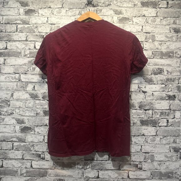 EUC Wizarding World of Harry Potter Hogwarts Alumni T-Shirt Burgundy Size Medium - Picture 6 of 8